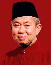 Tengku Razaleigh Hamzah Politician Age Birthday Bio Facts Family Net Worth Height More Allfamous Org