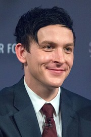 Robin Lord Taylor 电视演员 年齢 誕生日 経歴 事実 家族 純資産 身長など Allfamous Org