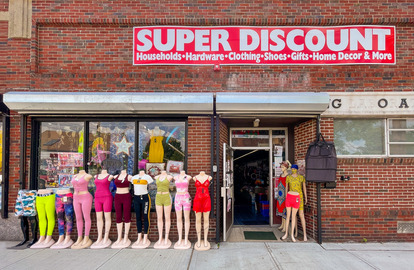 Discount store